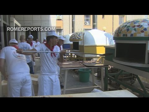 Así fue la gran comida que Francisco organizó para 1.500 pobres en el Vaticano