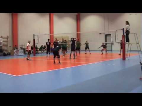 Caldarola Volley - Azione Spettacolare il libero alza di testa!