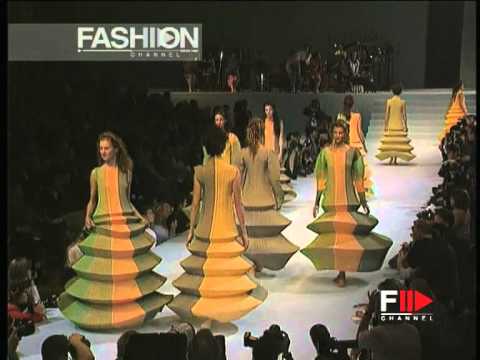 "Issey Miyake" Spring Summer 1995 Paris 5 of 7 pret a porter woman by FashionChannel