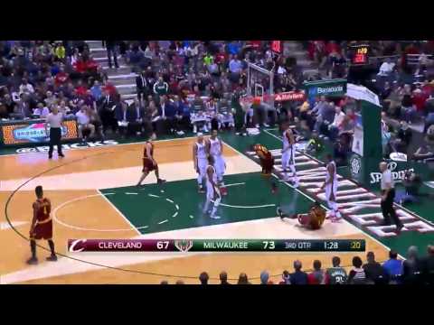 James Henson & Jerryd Bayless Scared to Block LeBron James (Cavs@Bucks - 22/3/2015)