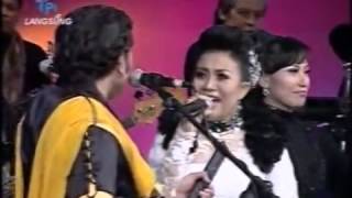 Download lagu Rhoma Irama - Senandung rindu mp3 Download lagu Rhoma Irama - Senandung rindu mp3
