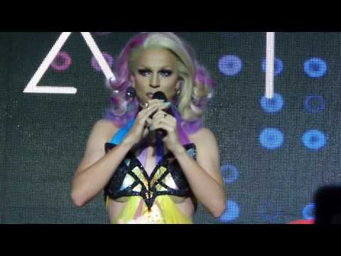 Courtney Act | "RUPAUL'S DRAG RACE" Festa Priscilla - Estudio (06-08-16) FULL HD - BY LEH SANUTY