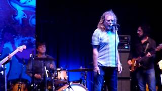 Robert Plant - Argentina HD - Funny in My Mind (I Believe I&#39;m Fixin&#39; to Die) - 02-11-2012 (13/17)