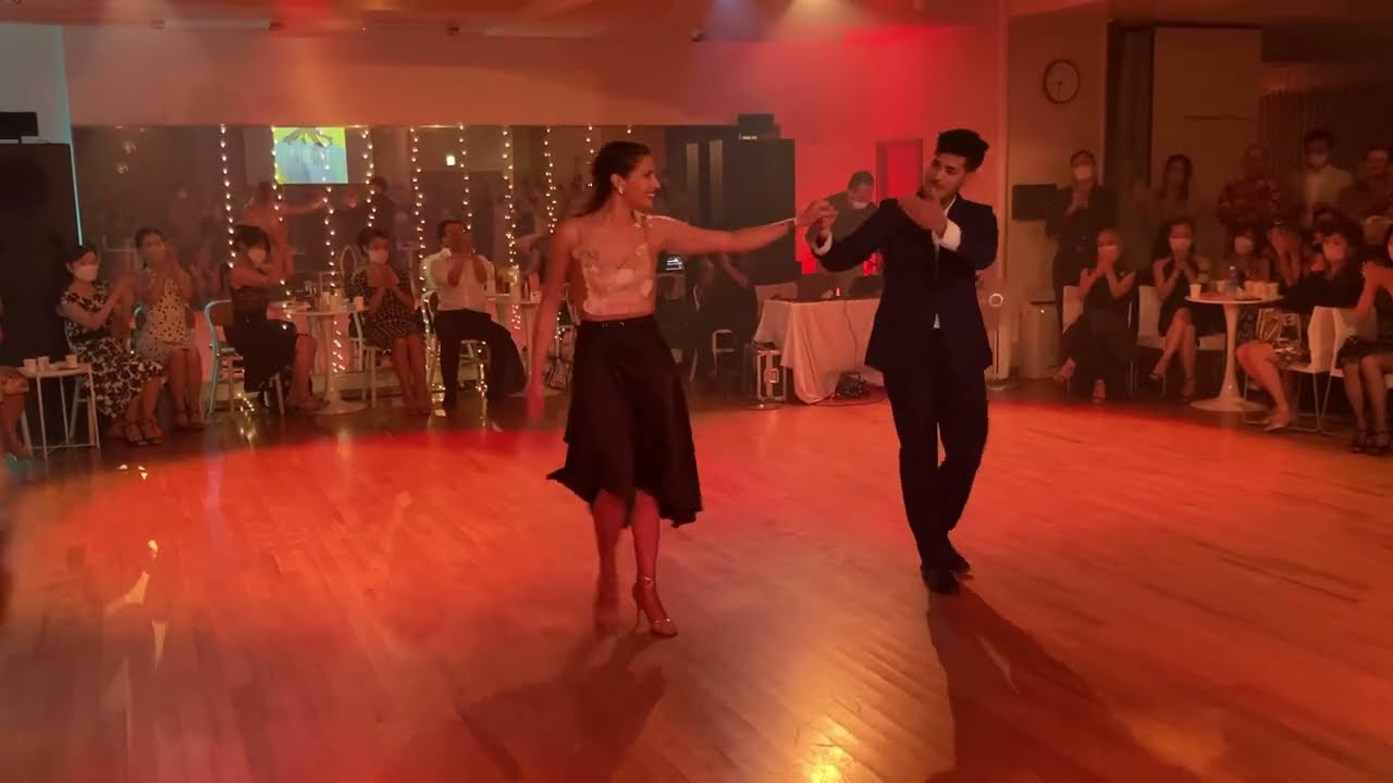 Paula Tejeda & Lucas Carrizo - Milonga Para Una Armonica (Bel Tango)