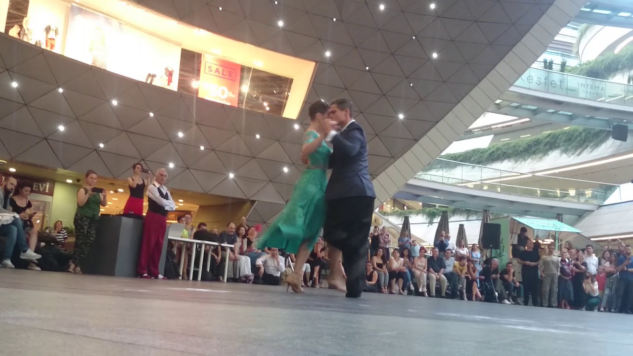 Alejandro Ferreyra & Fernanda Grosso. Quejas De Bandoneon / Forever Tango. Kanyon Milongası.