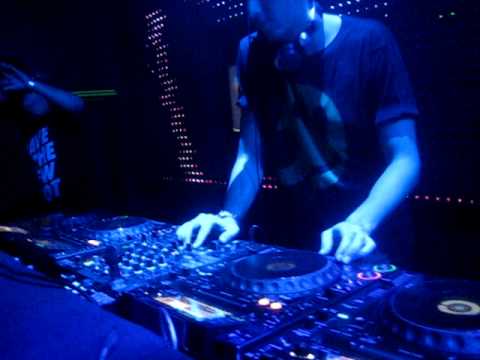 [HQ] BoYs NoiZe - Modeselektor "Monkey Flip" (feat. Nazizi & Abbas) (BNRemix) .:. Voyeur SD (9)