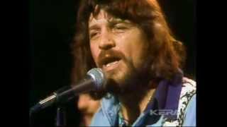 WAYLON JENNINGS - LONESOME ON&#39;RY AND MEAN (Live In TX 1975)