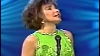 Shirley Bassey - Wind Beneath My Wings (1990 Live)