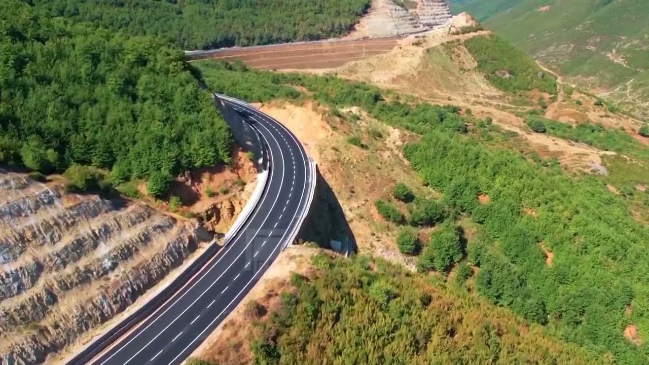 TVSH-ja shtyn të ardhurat, buxheti mbyll shtatëmujorin me suficit. Çfarë po ndodh me investimet publike? 