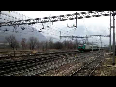 E.464 CON IL REGIONALE IN TRANSITO VELOCE A PERI (VR) 17 - 3 - 2018