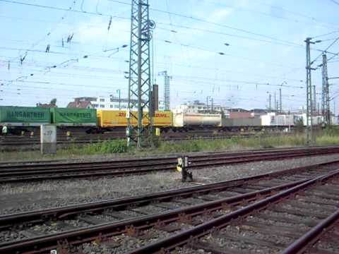 BR 152 mit Containerzug (DB Schenker, Hangartner, Hellmann und DHL) in Göttingen