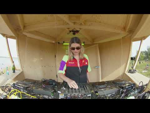 Melt - Moxie | HÖR - Jun 10 / 2022