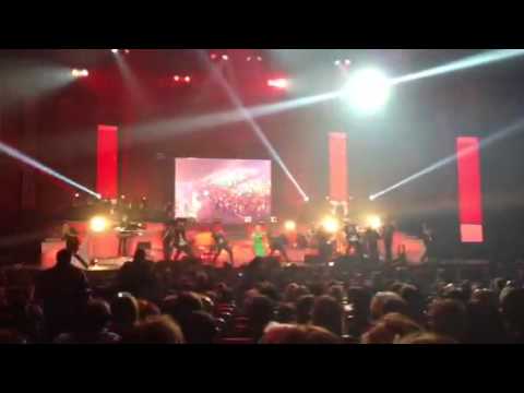 Googoosh nemituni live