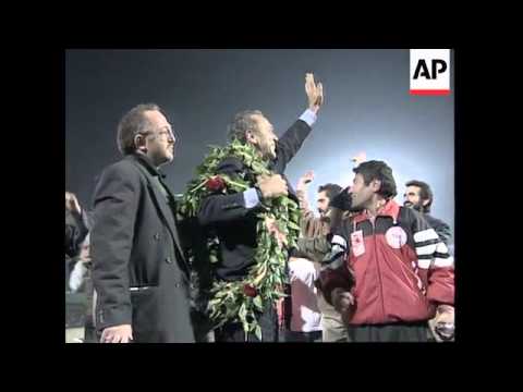 Iran - Football team given heroes welcome