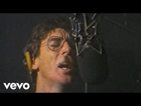 Videoclip de No Te Animás A Despegar — Charly García