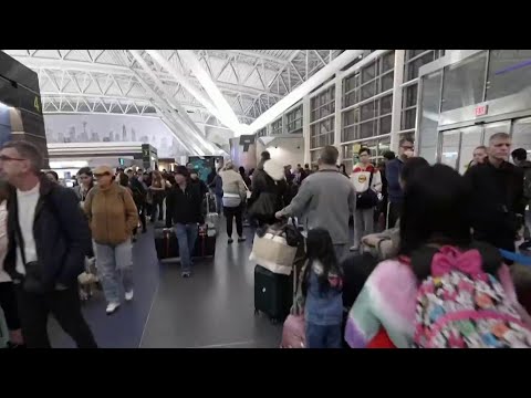 Airport chaos lingers as Congress fails to fund TSA