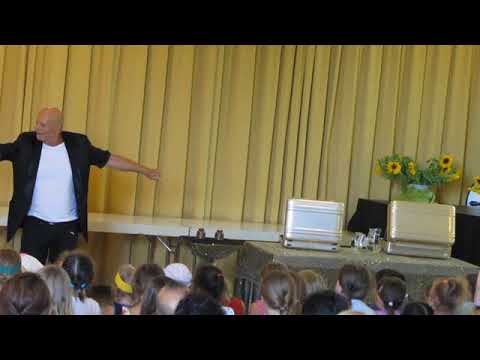 Zauberhafte Schnipsel einer Kindervorstellung