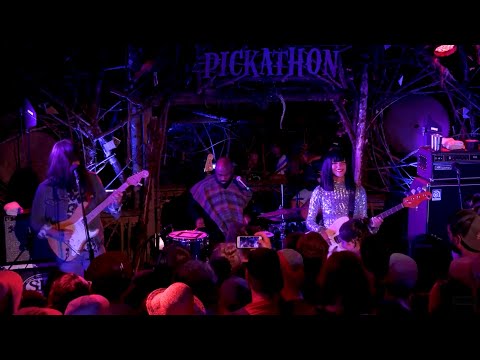 Khruangbin at Pickathon - The Number 3 | Cómo Me Quieres | The Number 4