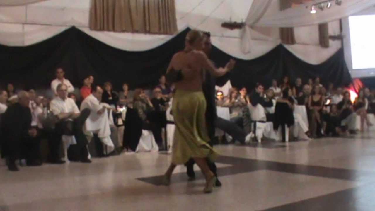 ALEJANDRA MANTIÑAN Y MARTIN OJEDA. 2 de 5. Milonga Nostalgias, Santa Fe. 21/4/2012