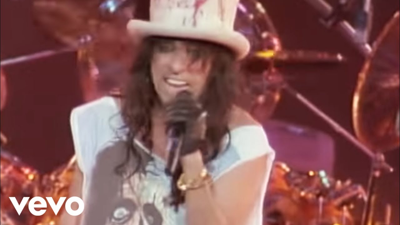 Alice Cooper - School's Out (from Alice Cooper: Trashes The World) - YouTube