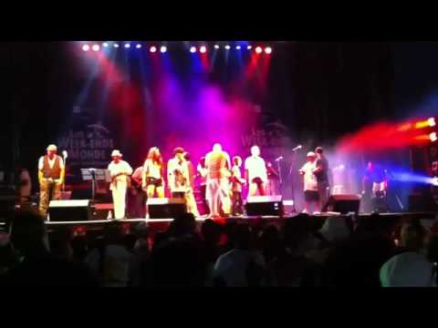 Rey El Vikingo abuela 2011  festival cubano.flv