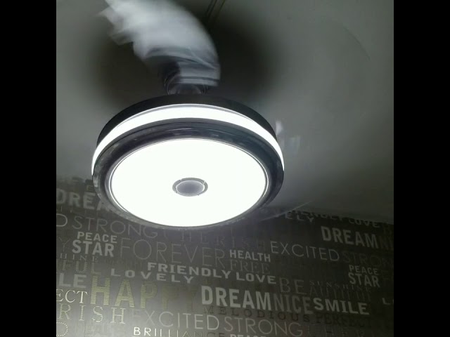 Vídeo relacionado con Abanico Plegable LED: El complemento Fiestas, Festivales, Discotecas y conciertos de música (Multicolor1)