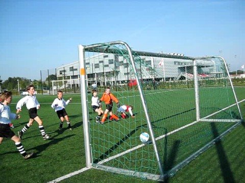 UVV E3, topscorer Roemer maakt het af