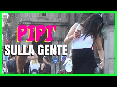 Fare PIPI' sulla Gente [Prank] - 2RANDOM