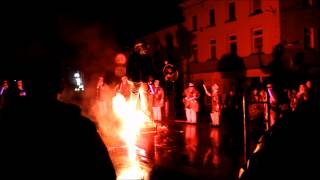 preview picture of video 'Carnaval de Manage 2012 - Brûlage du Paysan'