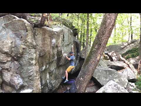 Powerlinez Bouldering: Whale Wall: Summer Lug Variation low