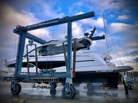 New Sunseeker 65 Sport Yacht Docking & Manoeuvring - Captains View of this £2.5m GBP Luxury Yacht