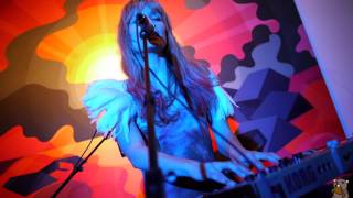 Oh Land - Voodoo (live @ the Charles Bank Gallery)