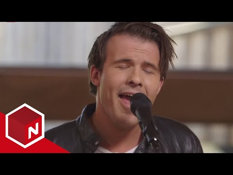 Morgan Sulele synger "Min første kjærlighet" | En hyllest til Jahn Teigen | discovery+ Norge