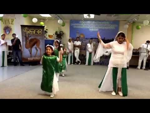 Danza de niños en shavout  KEHILLAH MELEH HAOLAM.