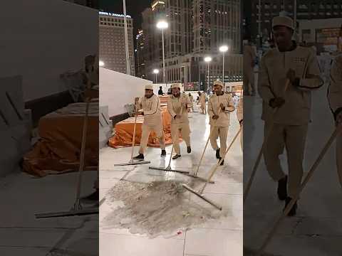 Masha'Allah beautiful video of cleaning Makkah Haram Pak #like #share #and #subscribe #viralshorts