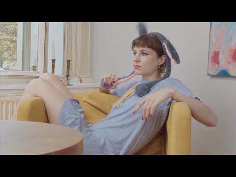 Alexandra Feusi - Hello Sunday (Official Video)