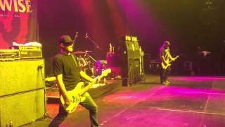 Pennywise &quot;Perfect People&quot; Live in Mexico City