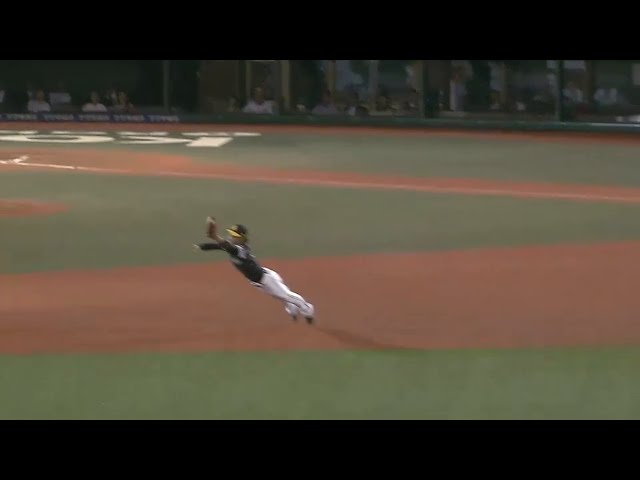 【6回裏】もはや芸術!! ホークス・今宮 華麗な一直線ダイブ!!  2015/6/26 E-H
