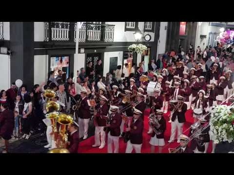Desfile de abertura da Filarmonica Lira Açoriana de Livingston - SanJoaninas 2016