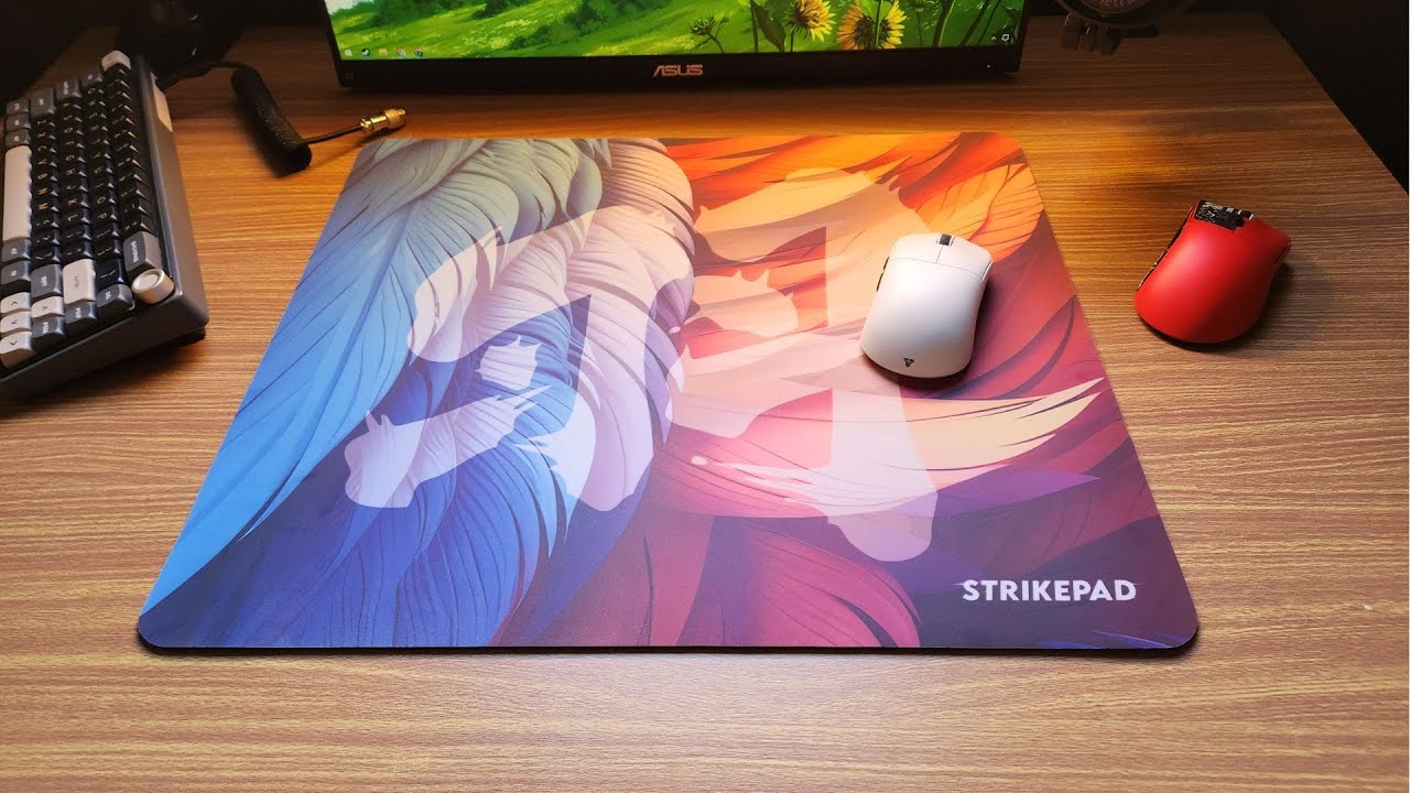 Mousepad Barato com infusão de vidro e efeito holográfico - Fantech Strikepad