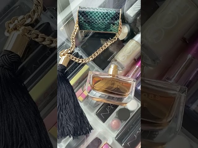 Vídeo relacionado con Marc Jacobs, Perfume sólido - 50 ml (3614225452079)