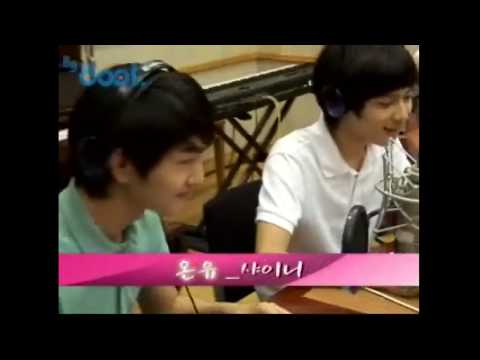 [ENG SUB] SHINee introducing themselves with high pitched voices (080606 Kiss The Radio / Sukira)