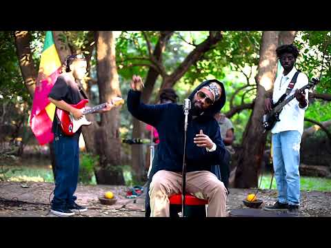 Jamming Acoustic Vaga Vybz and Reggae Collective