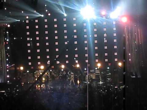 ROCK AND ROLL HALL OF FAME 2016 INDUCTEES' SUPER JAM -- "AIN'T THAT A SHAME"