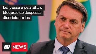 Bolsonaro sanciona lei que abre caminho para liberação do Orçamento 2021