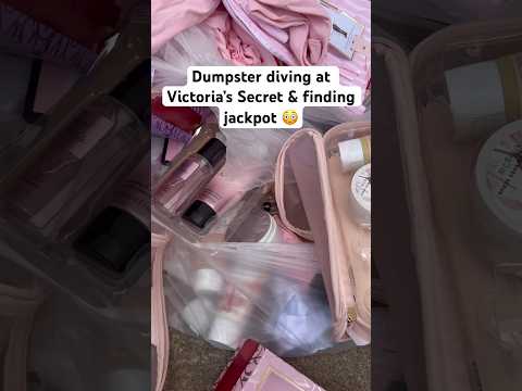 Did I find an employees stash? #dumpster #dumpsterdiving #viral #haul