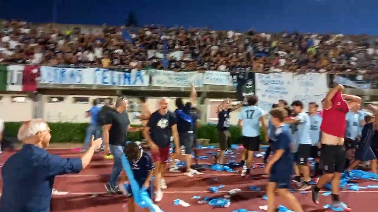 VIDEO. IL CORO DEI TIFOSI DEL FELINA CHE FESTEGGIANO INSIEME AI GIOCATORI