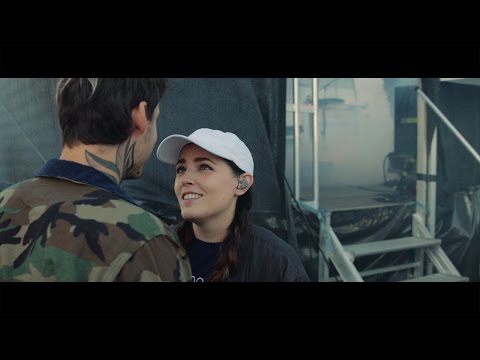 Miriam Bryant – Black Car (Tour Bus Session)