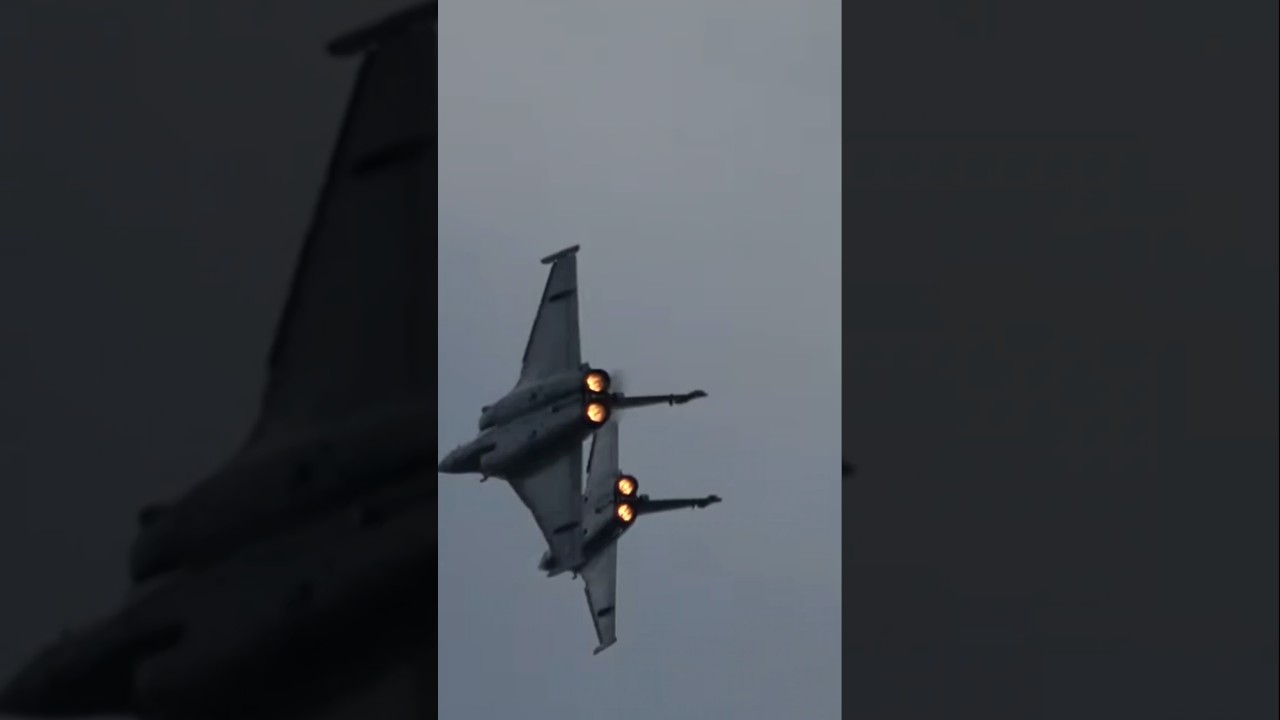 【激しい空中戦！】フランス空軍ラファールvsラファールの仁義なき戦い 機動性抜群のフランス戦闘機が見せる最高の空中戦デモ