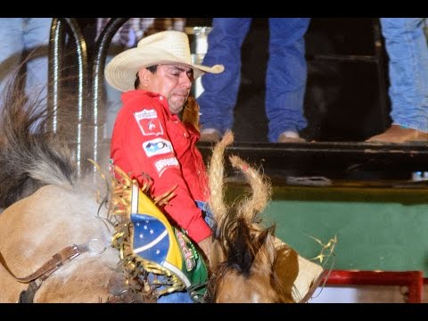 Eder Fiori Vs Chuva Fina WR Festa do Peão de Colorado 2016